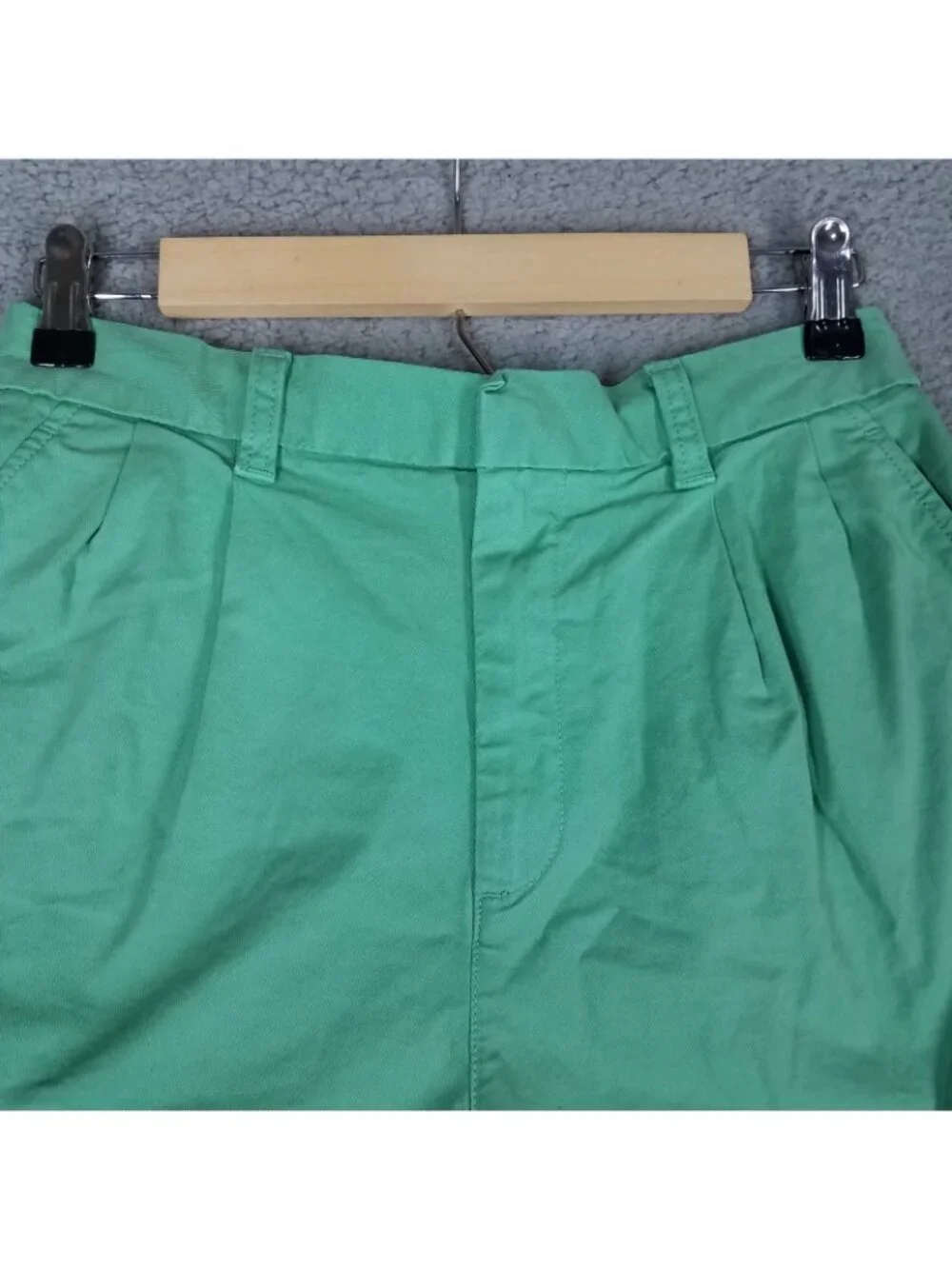 NEW GAP Chino Shorts Women's 4 Khaki Green Pleated Elastic Waist Casual Comfort